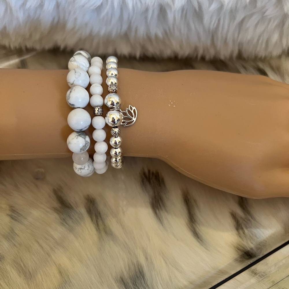Howlite gemstone bracelet - Picture 5 of 5